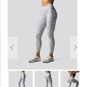 Born Primitive Your Staple Leggings (Avalanche) Size XL